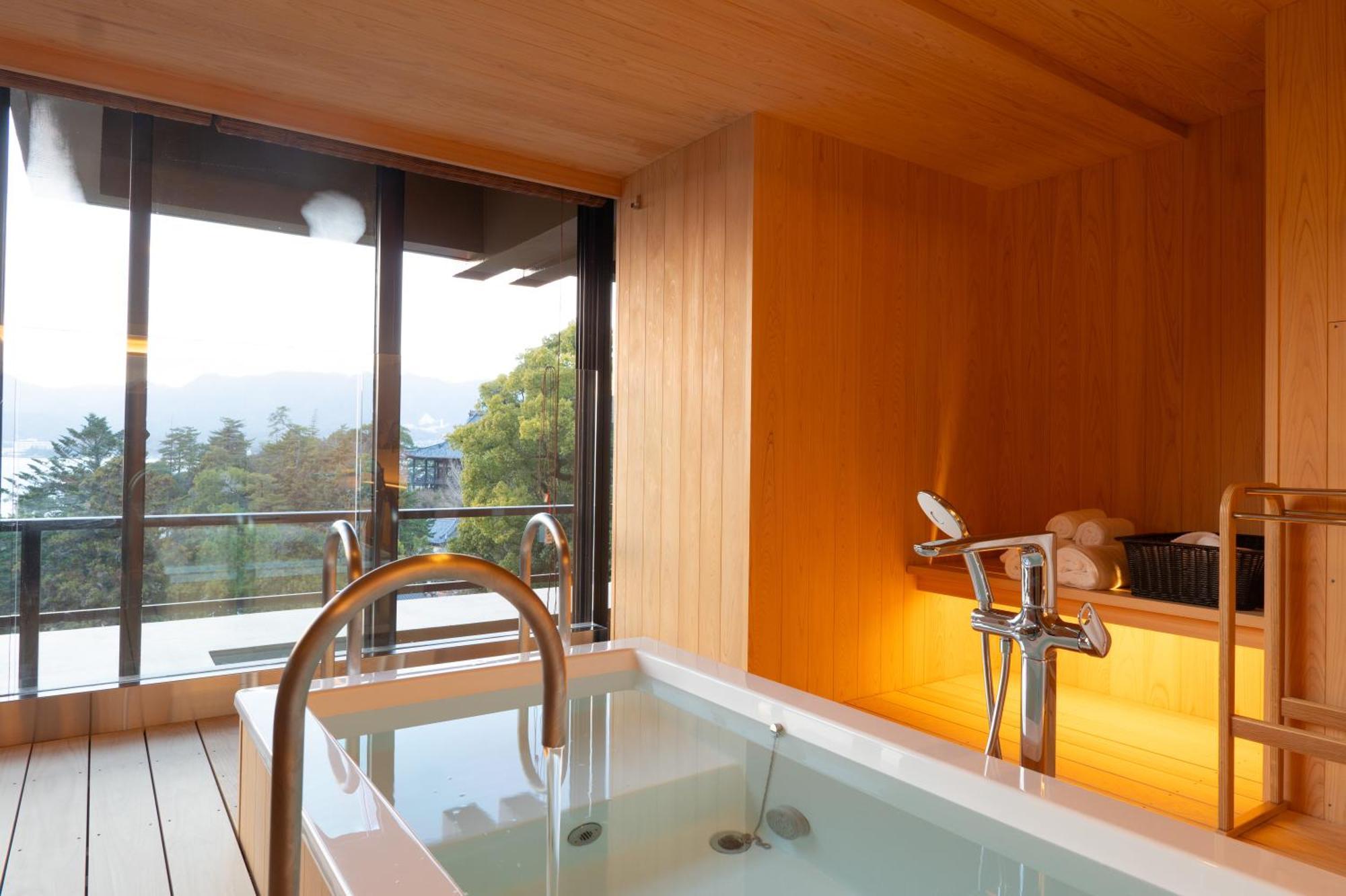 Miyajima Grand Hotel Arimoto Hatsukaichi Eksteriør billede